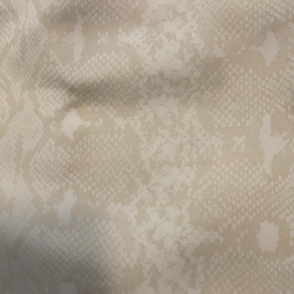 Xoxo White Snake print Skirt - Picture 4 of 4